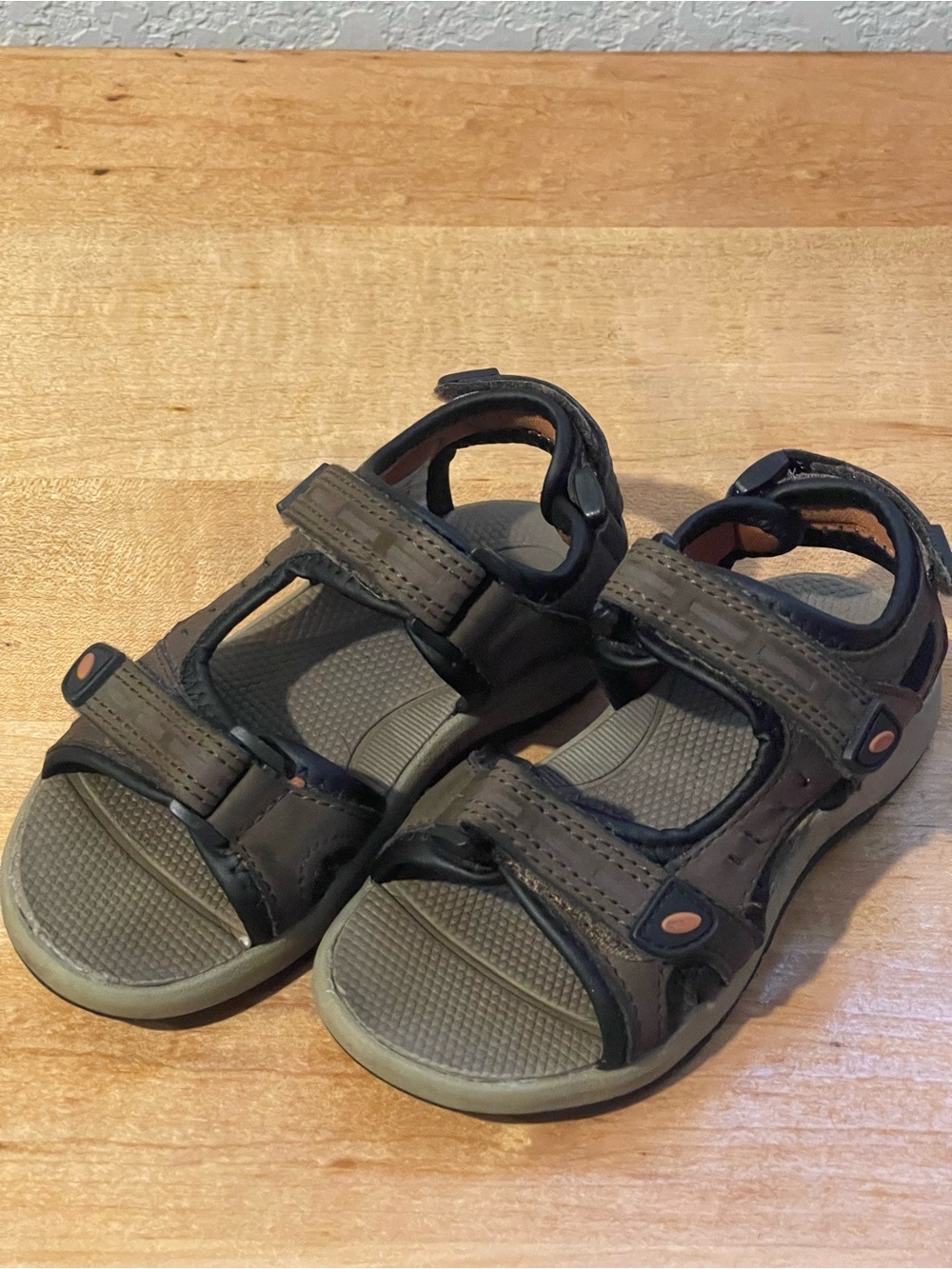 wonder nation Olive Brown Adjustable Kids Sandals